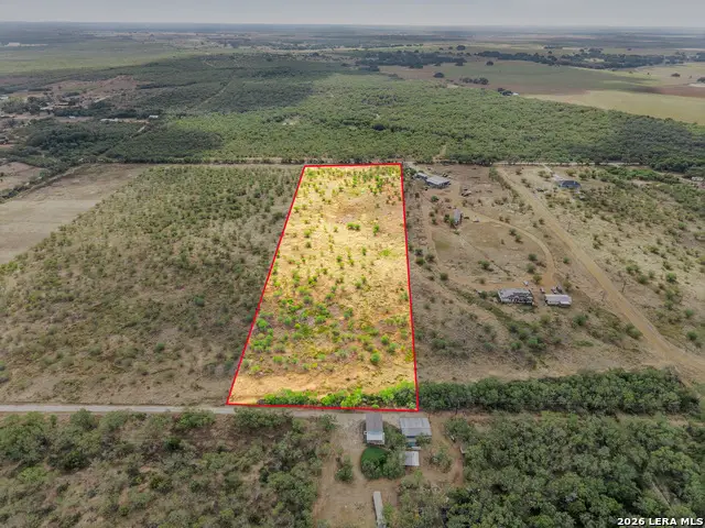877 County Road 106, Floresville, TX 78114 - #3
