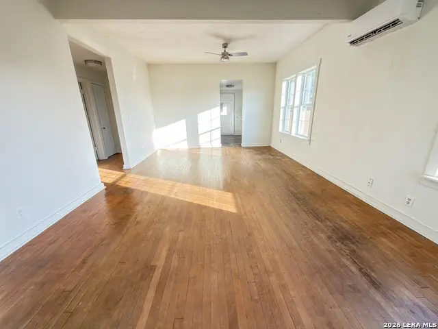 104 E Hutchinson, Beeville, TX 78102 - #3