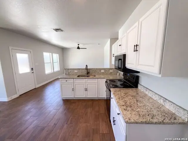 102 Bowdoin St, San Antonio, TX 78237 - #2