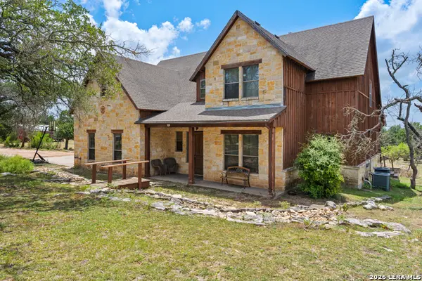 500 Reverse R, Fredericksburg, TX 78631
