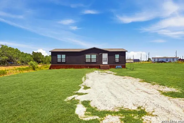 17106 Griffin Rd, Atascosa, TX 78002 - #2