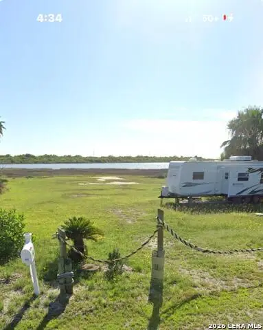 1668 N Ocean Dr, Port LaVaca, TX 77979