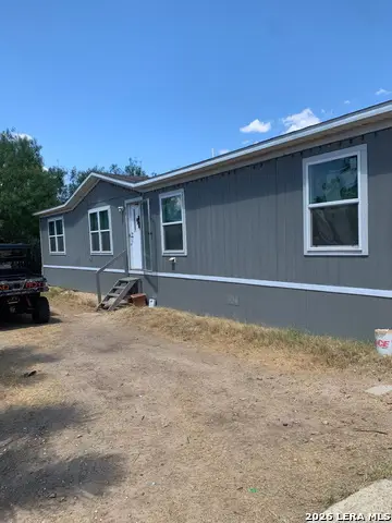 283 Oxford St, Cotulla, TX 78014