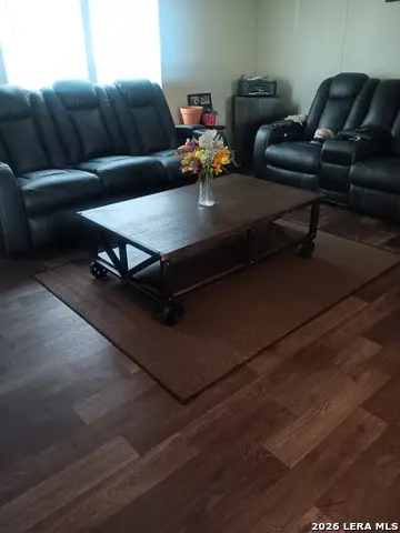 283 Oxford St, Cotulla, TX 78014 - #3