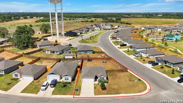 16000 Stratford Cv, Lytle, TX 78052