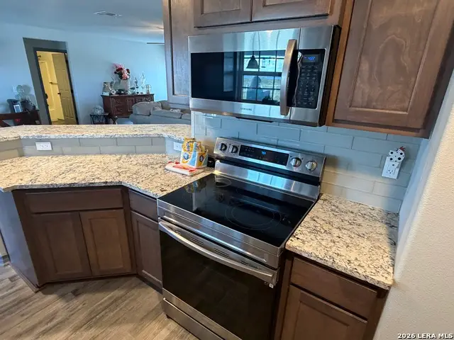100 Lakeview, Three Rivers, TX 78071 - #3