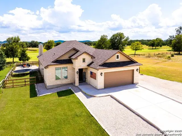 450 Spanish Grant, Bandera, TX 78003 - #1
