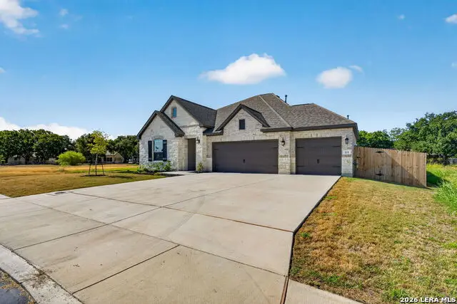 221 Janice Ave, Castroville, TX 78009 - #2