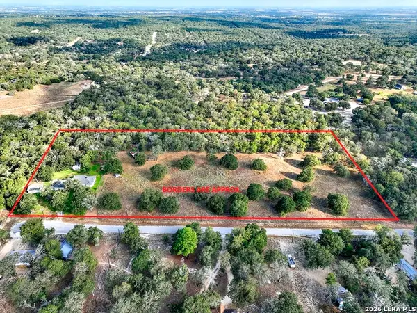 330 Blackjack Rd, La Vernia, TX 78121