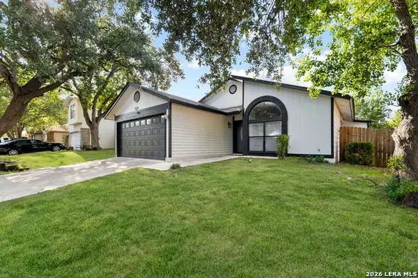 5439 Chestnut View Dr, San Antonio, TX 78247