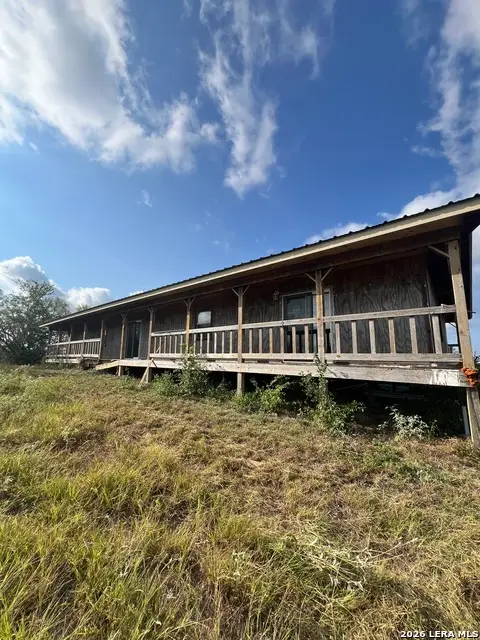 3840 County Road 427, Stockdale, TX 78160
