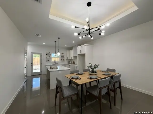 6931 Molinos Dr, Laredo, TX 78043 - #3
