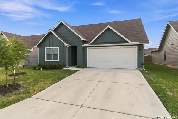 1017 Norway Dr, Seguin, TX 78155