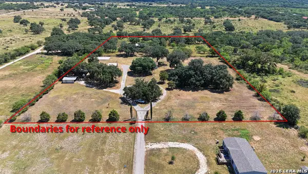 158 River Valley Road, Rio Frio, TX 78879