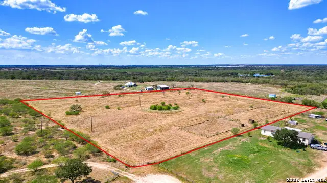 417 High Ridge Meadows Dr, Gonzales, TX 78629 - #2