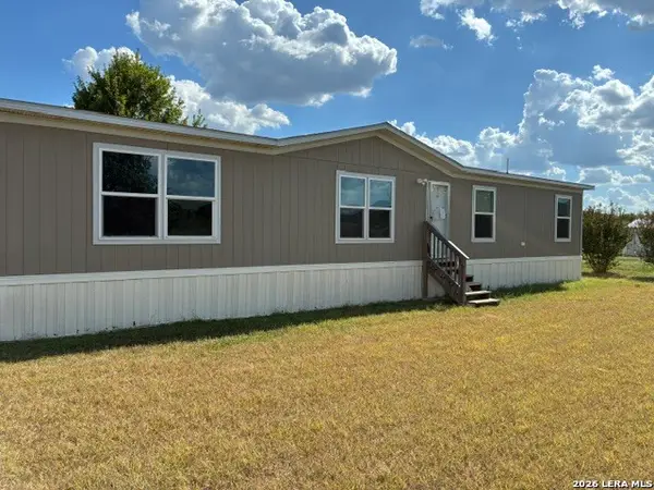 96 River Valley Rd, Rio Frio, TX 78879