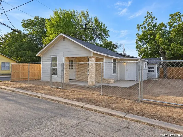 772 4th St, Seguin, TX 78155 - #2
