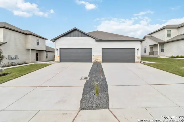 108 Gunner Rd, Buda, TX 78610 - #2