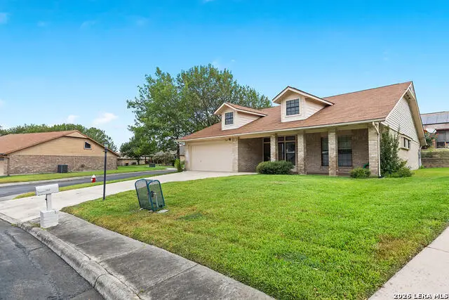3801 Hunters Gln, Schertz, TX 78108 - #1