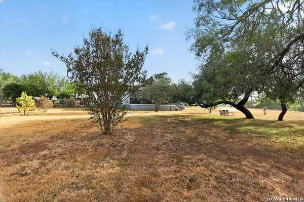 433 County Road 4511, Hondo, TX 78861