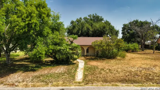116 E Bluebonnet Drive, Uvalde, TX 78801 - #3