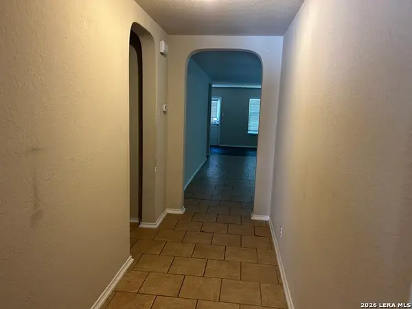 3518 Glacier Lk, San Antonio, TX 78222