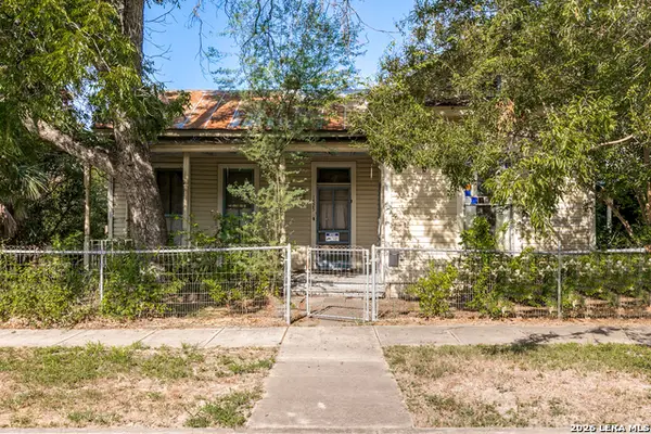 1825 N Palmetto, San Antonio, TX 78208