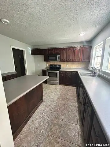 1326 Klondike St, San Antonio, TX 78245 - #2