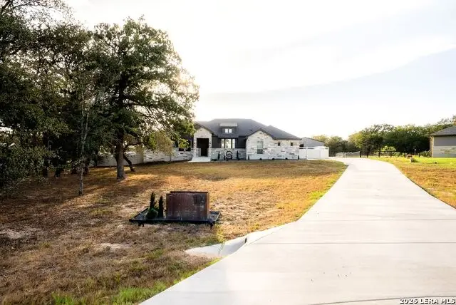 109 Owen Ridge Dr, La Vernia, TX 78121 - #3