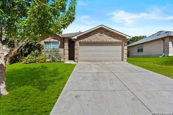 727 Eagles Gln, Schertz, TX 78108