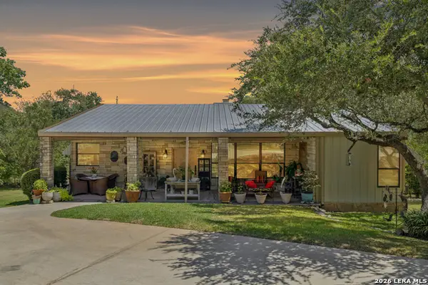 504 Buck Trl, Canyon Lake, TX 78133