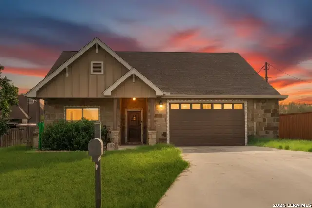 108 Ridgecrest, Floresville, TX 78114 - #1