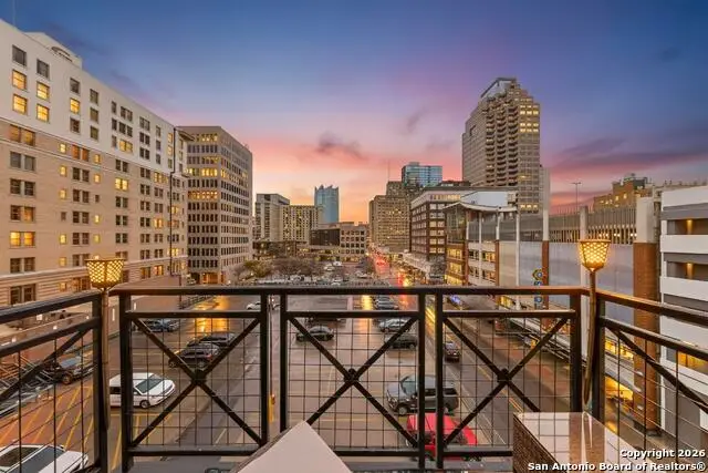 214 E Travis St #402, San Antonio, TX 78205 - #1
