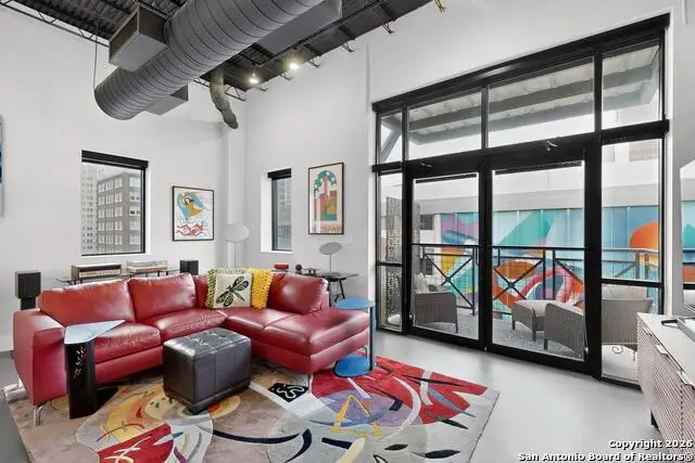 214 E Travis St #402, San Antonio, TX 78205 - #2