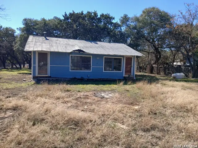 282 Elmhurst Dr, Lakehills, TX 78063 - #2