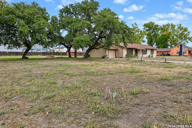614 E Martindale, Seguin, TX 78155 - #3