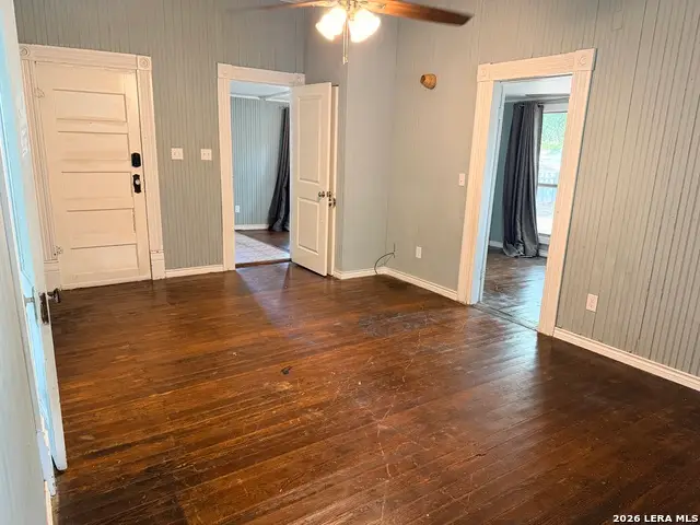 793 N Houston Ave, New Braunfels, TX 78130 - #3