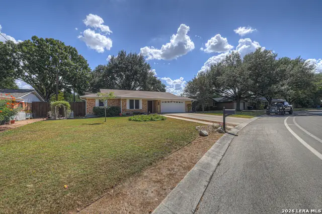925 Lazy Trl, New Braunfels, TX 78130 - #2