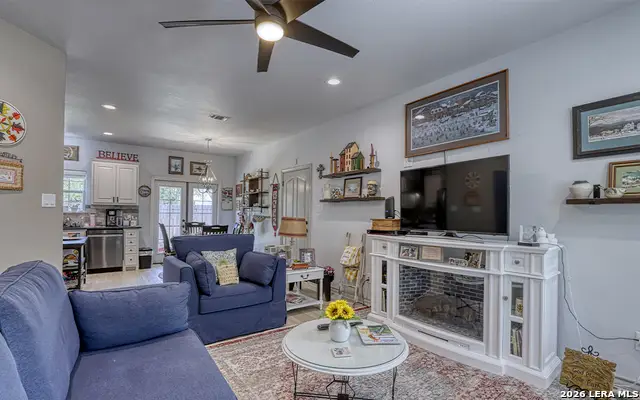 1408 S 2nd St, Floresville, TX 78114 - #3