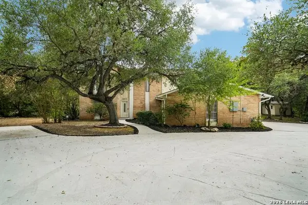 16031 Oak Grove Dr, San Antonio, TX 78255
