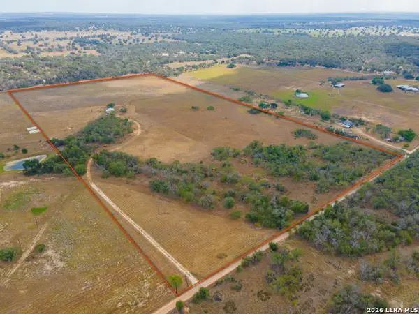 431 Turkeyfoot, La Vernia, TX 78121