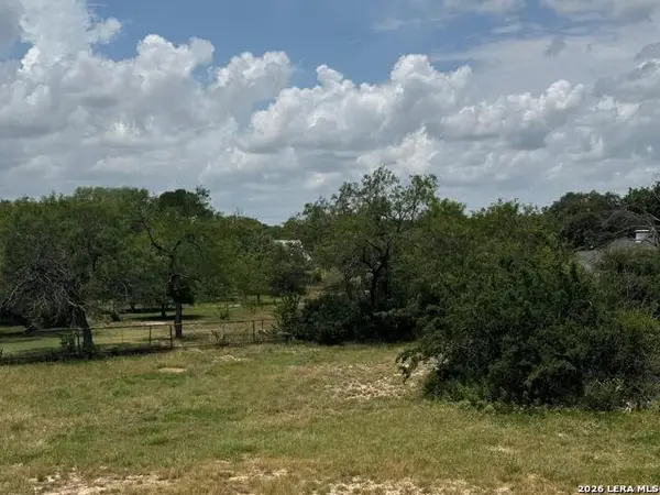 290 & 296 Strasbourg St, Castroville, TX 78009