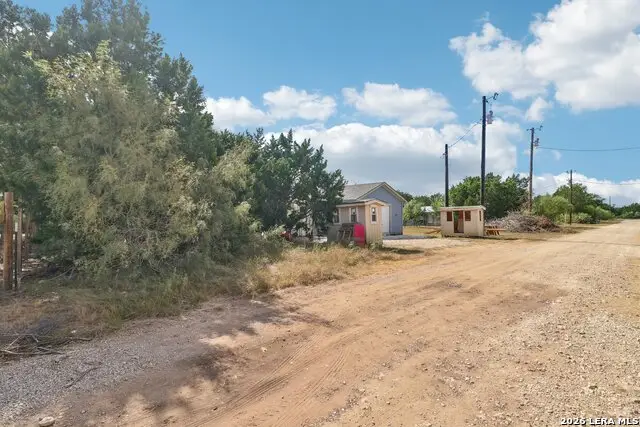291 Nacona Dr, Bandera, TX 78003 - #2