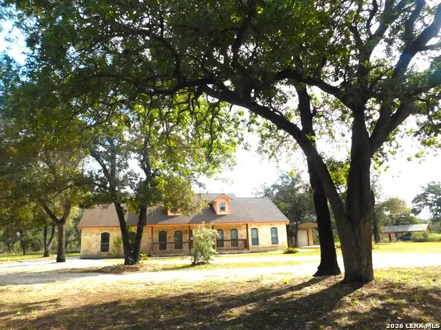110 Hunters Glen, Floresville, TX 78114 - #2