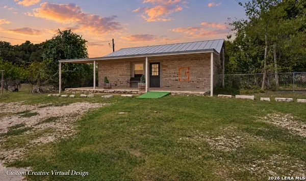 11 Main St, Blanco, TX 78606