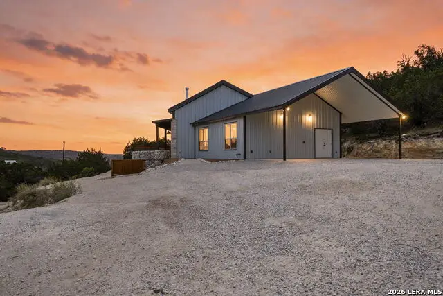 206 Valley Rd, Fredericksburg, TX 78624 - #2