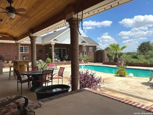 2712 N State Highway 80, Nixon, TX 78140 - #2