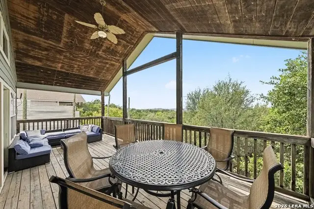 700 Oakleaf Dr, Canyon Lake, TX 78133 - #2