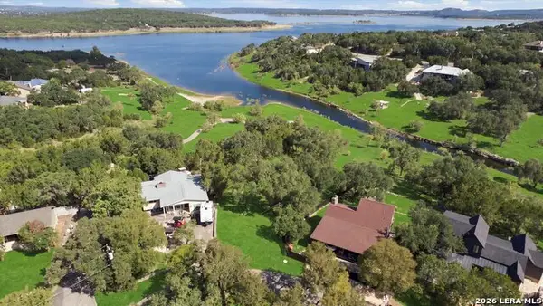 627 Spanish Oak Esplanade, Canyon Lake, TX 78133