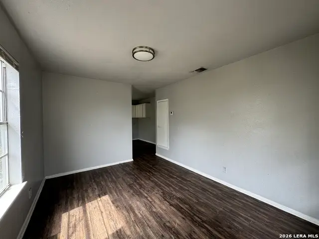 9013 Garnett Ave, San Antonio, TX 78221 - #2